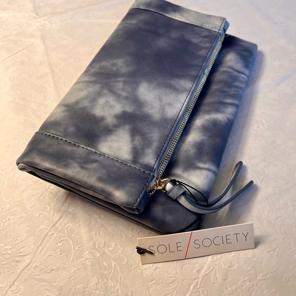 New with Tags Sole Society Gray/White Tie-Dyed Clutch - Picture 4 of 11